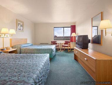 Super 8 By Wyndham Co Hotel 2*